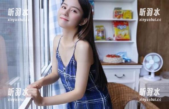 私房美图中的Yuna (윤아)，绝美美脚完美诠释优雅与风情